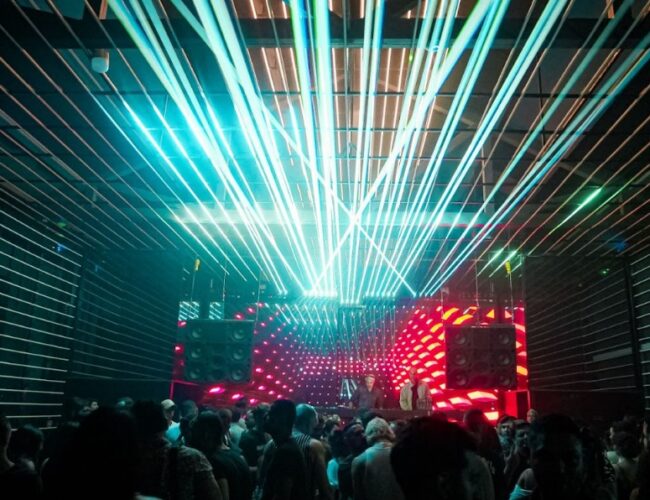 D-EDGE Rio recebe Bhaskar nesta sexta e embala o mês de julho com programação intensa; confira as aberturas