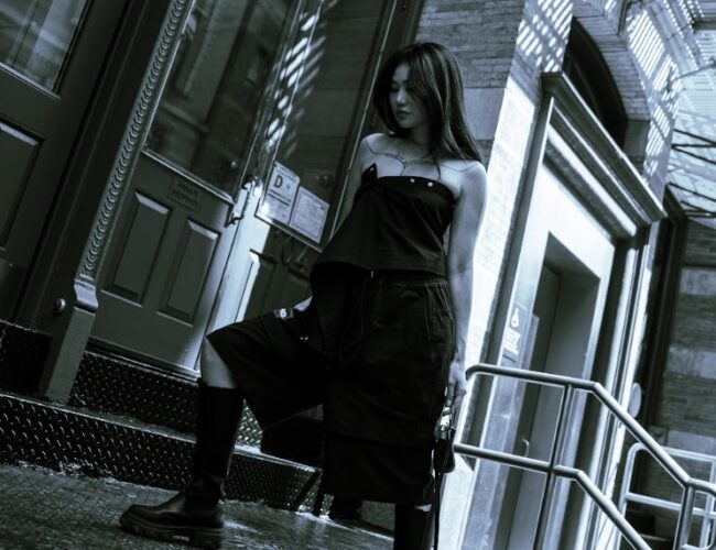 Eli Iwasa avança em turnê internacional com estreia no lendário Bassiani e apresentações na Europa e América do Sul