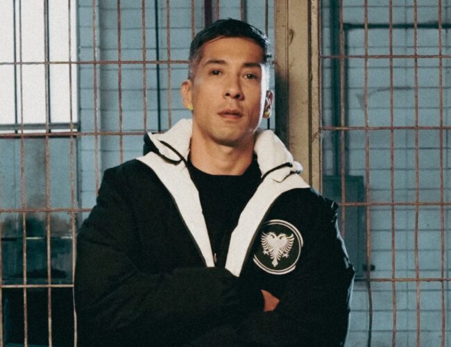 Da Colômbia para o Brasil: Jhonatan Ospina estreia em seu primeiro festival no país, no Surreal Park