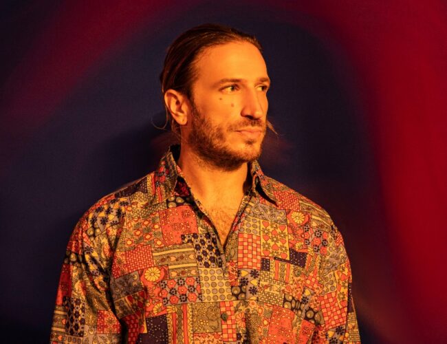 Energia e sensibilidade: DOGMA traz alemão Emanuel Satie ao D-EDGE Rio