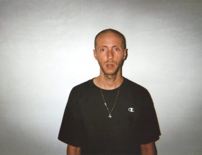 Após show no phone policy que viralizou, Adam Port passa problemas de saúde e fica internado