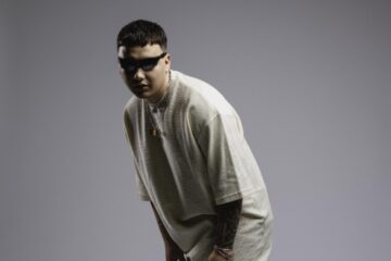 Fortalecendo presença na cena nacional, Ricck lança “Beginner” pela Indie Beats em coletânea de um ano da gravadora