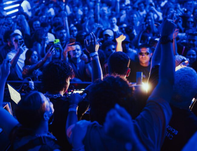 Inclusão radical, celebração coletiva e curadoria classe A: confira as datas do Carnaval no D-EDGE Rio