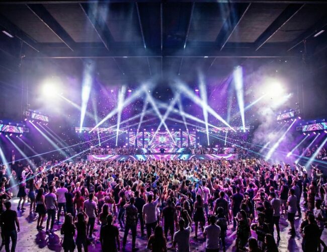 A Adore fez uma escolha — e ela muda tudo