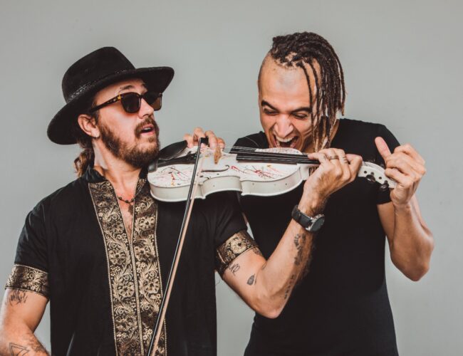 Dre Guazzelli, Cleyton Rodriguez e Claudio Barris falam sobre a história por trás da releitura eletrônica de “Asa Branca” de Luiz Gonzaga