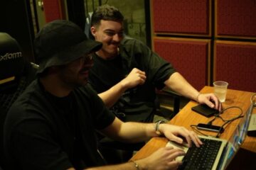 Petroski mistura disco music e baile funk em “Mega Anos 80”, collab com DJ TOPO e MC Morena pela Sony Music